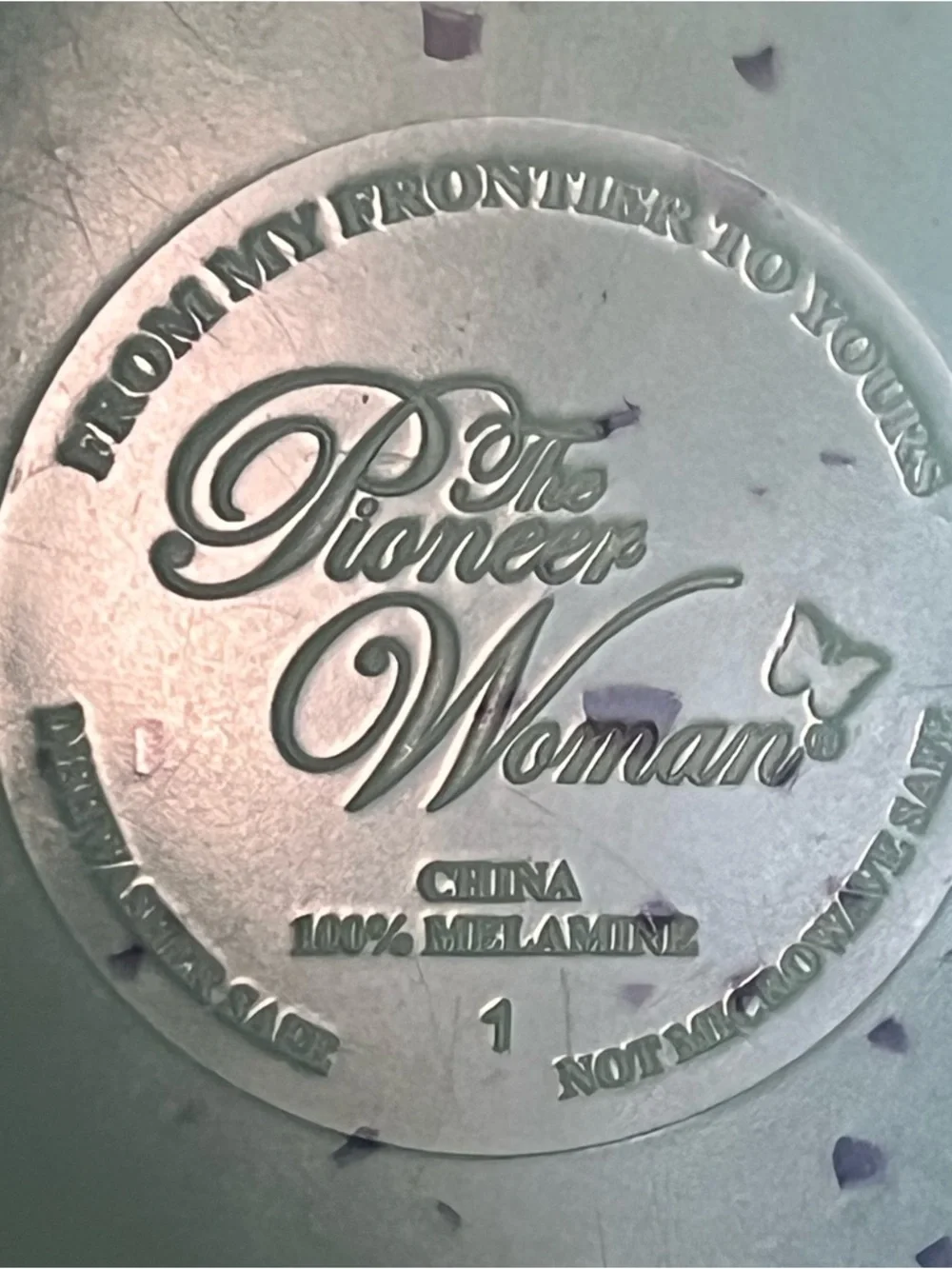 Pioneer Woman Juliette 10.7” Scallop Melamine Party Plates-2 Paper Tablecover.